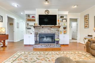 Secluded Hamilton Cabin Retreat with Private Lake! - Hamilton - 6
