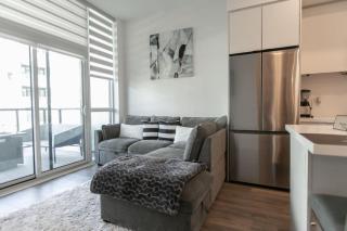 Comfy 1BR Condo w Balcony BBQ Pool and Parking - Barrie - 1