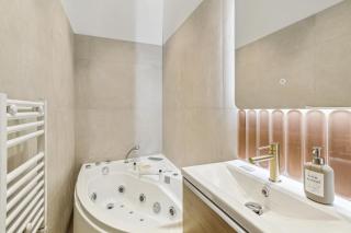 Lavie Maison AC and Hot Tub close Arc de Triomphe - Paris - 2