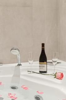 Lavie Maison AC and Hot Tub close Arc de Triomphe - Paris - 1