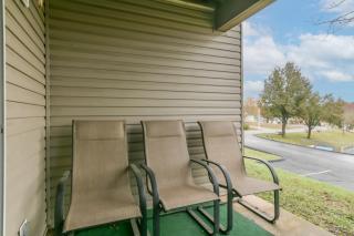 Serene Escape in the Heart of Fall Creek - Branson - 4
