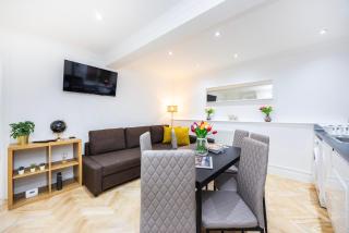 2 Bedroom Charming Family Apartment - Londra - 8