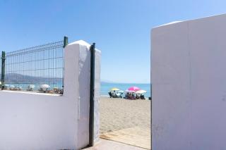 Acogedora casa junto al mar ,cerca del centro urbano - Málaga - 0