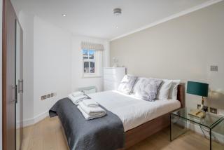 Luxury 1 bed Apt Sleeps 5, Barons Court 5m to tube - Londra - 3