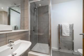 Stunning 3 Bedroom Flat, with Parking, Sleeps Six, Near Greenwich Park - Londra - 7