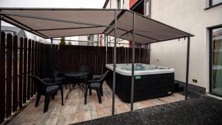 Jacuzzi Oasis Suite - Braşov - 9