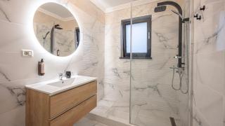 Jacuzzi Oasis Suite - Braşov - 2