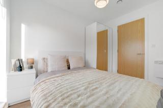 Elegant 2BR in Media City - Manchester - 3