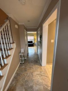 Airport Home- 24x7 Check in- Flexible Checkout- Square One Mall Minutes Away - Mississauga - 4