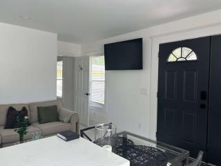 Tiny House 10 min from OIA sleeps 2 - Orlando - 4
