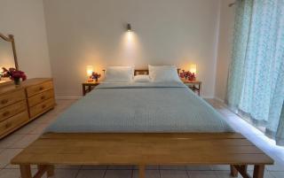 The White House - English Harbour Town - 7
