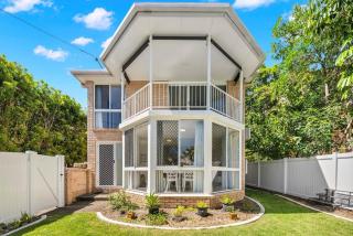 3BR Charming Home Near Malls Gym Parks and Nature - Gold Coast - 0