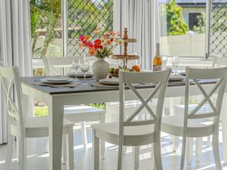 3BR Charming Home Near Malls Gym Parks and Nature - Gold Coast - 6