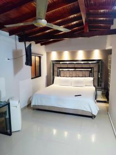 3 BDRM Penthouse with Rooftop Pool And Jacuzzi At Poblado - Medellín - 9
