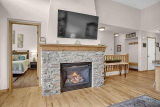 Majestic Views - Steps to the Trails! - 2