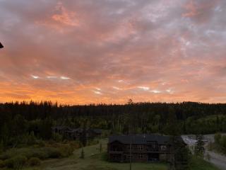 Majestic Views - Steps to the Trails! - 3