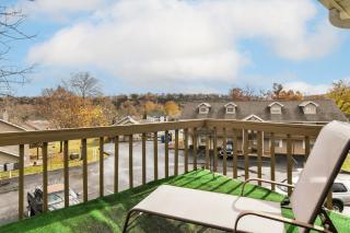 Cozy Condo Retreat at Fall Creek - Branson - 8