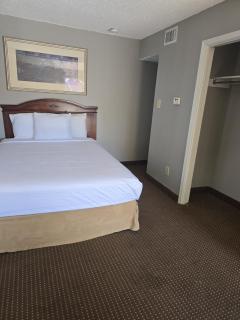 Living at 7900 LLC - Dallas - 6