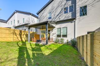 2 Mi to Bank of America Stadium Townhome with Patio - Charlotte - 9