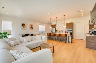 2 Mi to Bank of America Stadium Townhome with Patio - Charlotte - 6