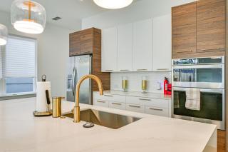 2 Mi to Bank of America Stadium Townhome with Patio - Charlotte - 4
