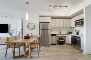 Spectacular Apartment with Balcony & Pool - Hallandale Beach - 2