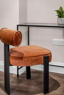 Cozy Studio Perfect Blend of Style & Convenience - London - 1