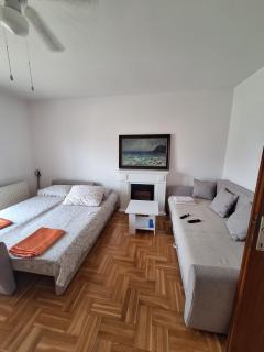 Studio Zora - Goli Breg - 5