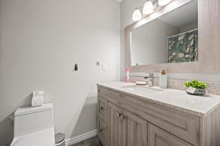 3 Bedroom suite Upper Level of House - 4