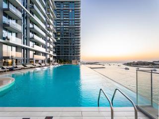 Beachfront, Perfect sea view, Private beach access, 2-BDR - Dubai - 6