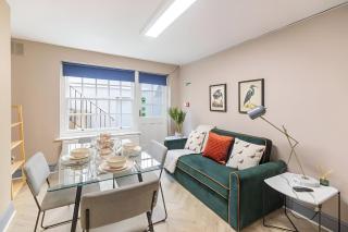 Bold & Vibrant 1-Bedroom Escape in Prime Location! - Londres - 0