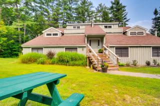 Resort Condo with Loft 1 Mi to Attitash Mountain! - Bartlett - 0