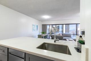 Downtown Honolulu Skyview - 1Bed&Den- Free Parking - 4
