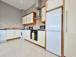 Suburban Penthouse -no 1 - Galway - 7