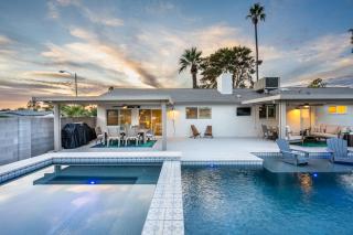 Dos Cacti outdoor oasis, heated pool, spa, bikes, EV, BBQ - Scottsdale - 8