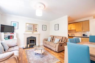 City Townhouse with parking - Galway - 0
