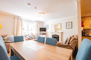 City Townhouse with parking - Galway - 3