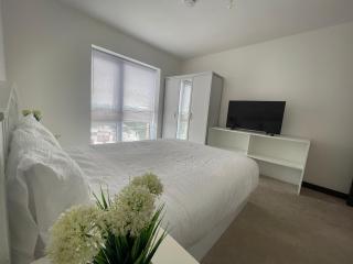 Watford Penthouse - - 1