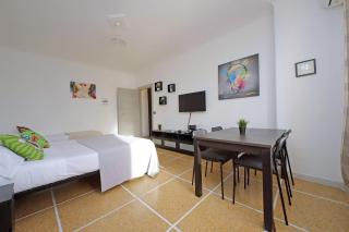 The colours rooms guest house - 0