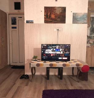 Charming Home with Outdoor Area - Skopje - 6