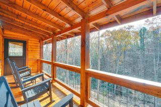 Hot Tub and Pool Table Spacious Sevierville Cabin! - 9