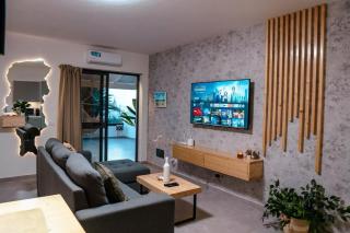 Tropical Suite 22 A - 9
