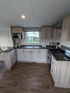 Swift Loire Holiday Home sleeps 6 Haven Littlesea - 2