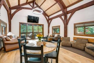 Bear Lodge Waterfront Cabin with Level 2 EV Charger - Sutter Creek - 7