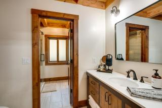 Bear Lodge Waterfront Cabin with Level 2 EV Charger - Sutter Creek - 1