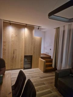 Sky Lux Apartments - 4