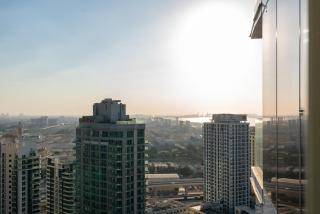 Chic Waterfront Escape with Stunning Views in Stella Maris, Dubai Marina - Dubai - 1
