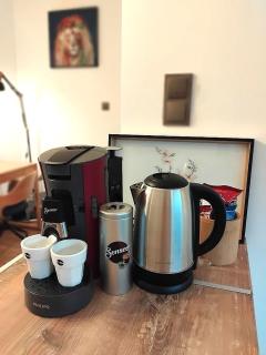 Art Apart - Top Center - 6