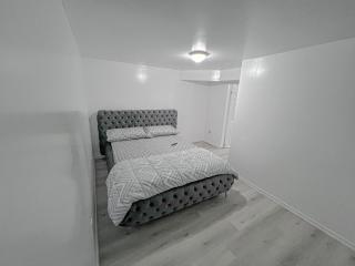D6 Room Near Airport - Brampton - 0