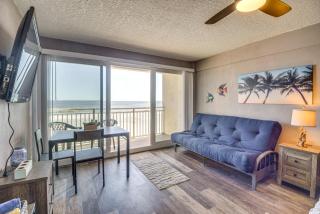 Oceanfront Studio with Pool Access in Daytona Beach - Daytona Beach - 9